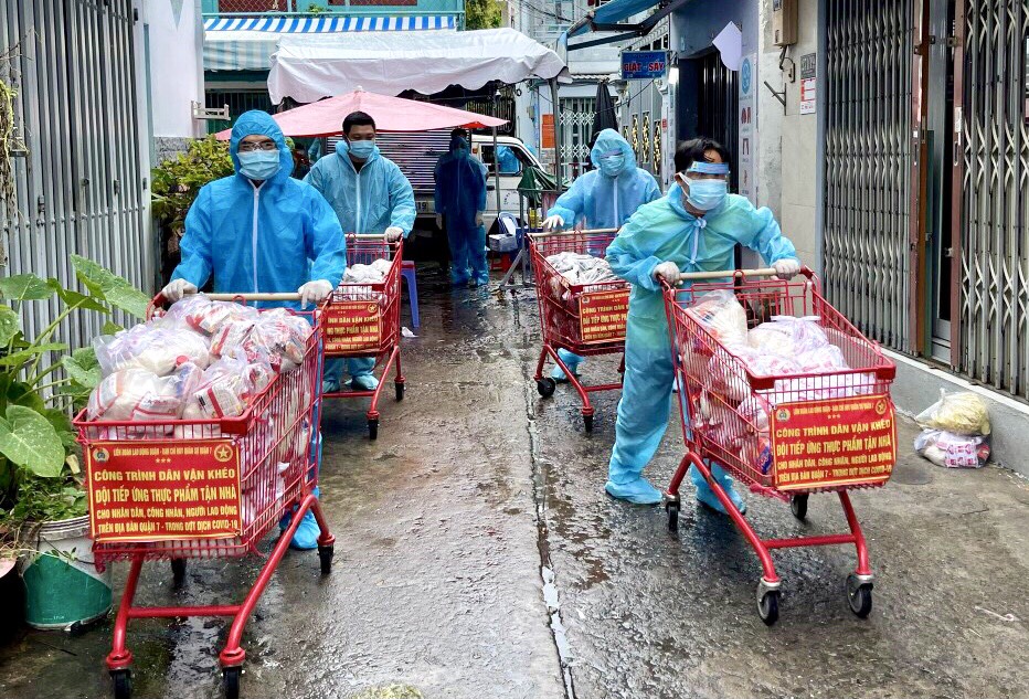 “Đội tiếp ứng thực phẩm tận nhà”